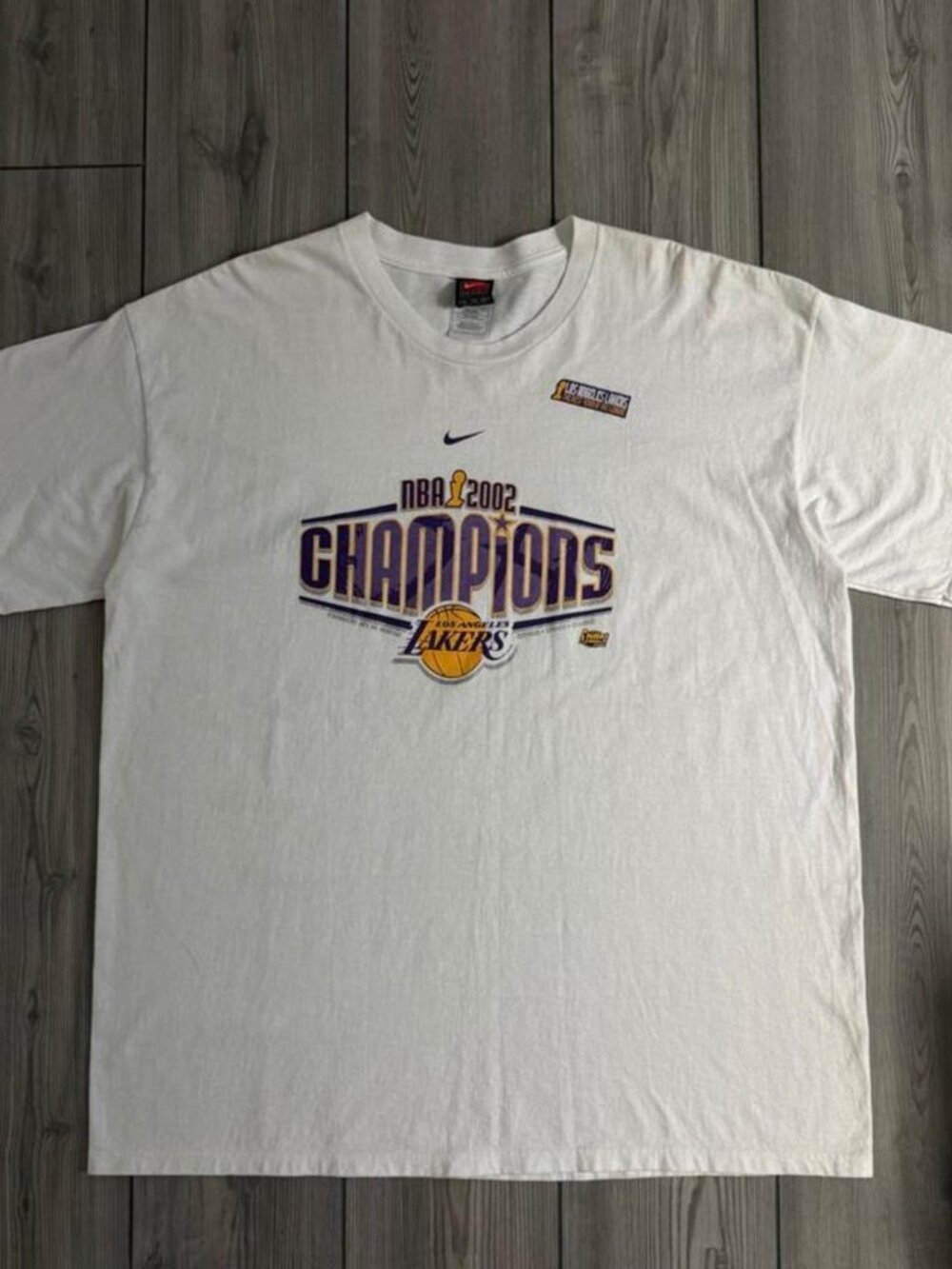 Vintage 00s Nike NBA Los Angeles Lakers Center Swoosh Logo Tee